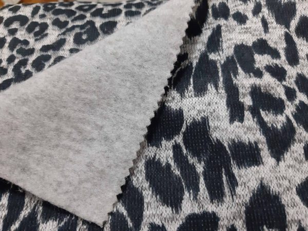 Spotted two fleece knitted fabric